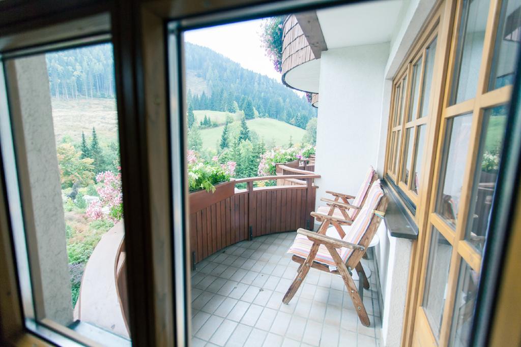 Kolmhof Hotell Bad Kleinkirchheim Rum bild